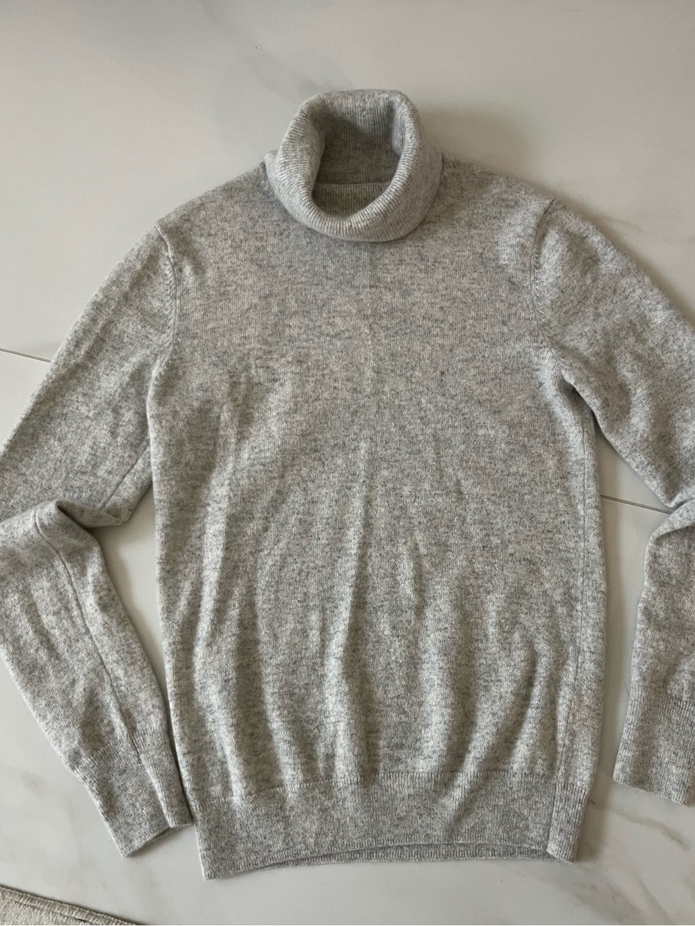 Orvis 100% cashmere Women's Light Gray Turtleneck Sweater small - Picture 2 of 8